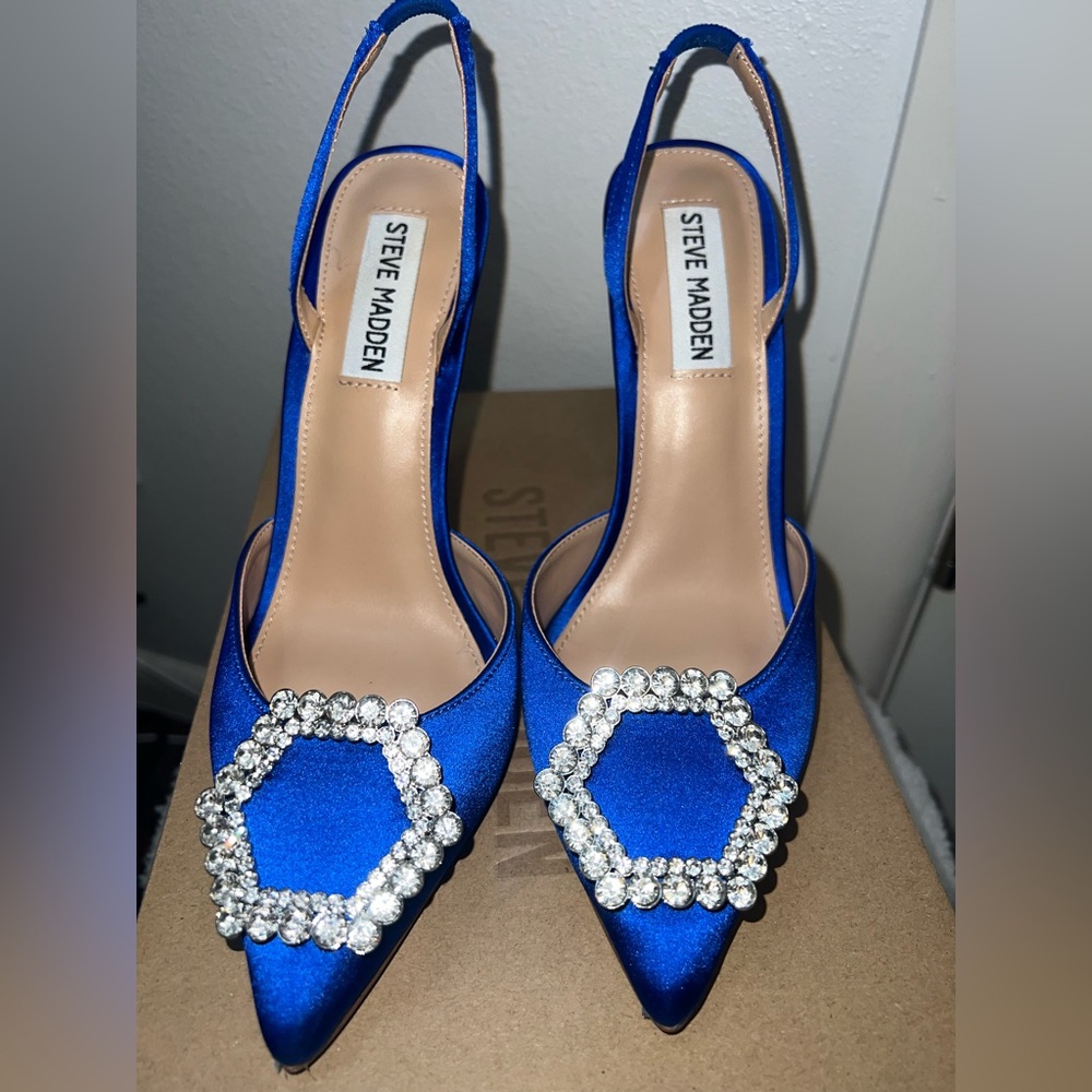 New beautiful Steve Madden blue heels.